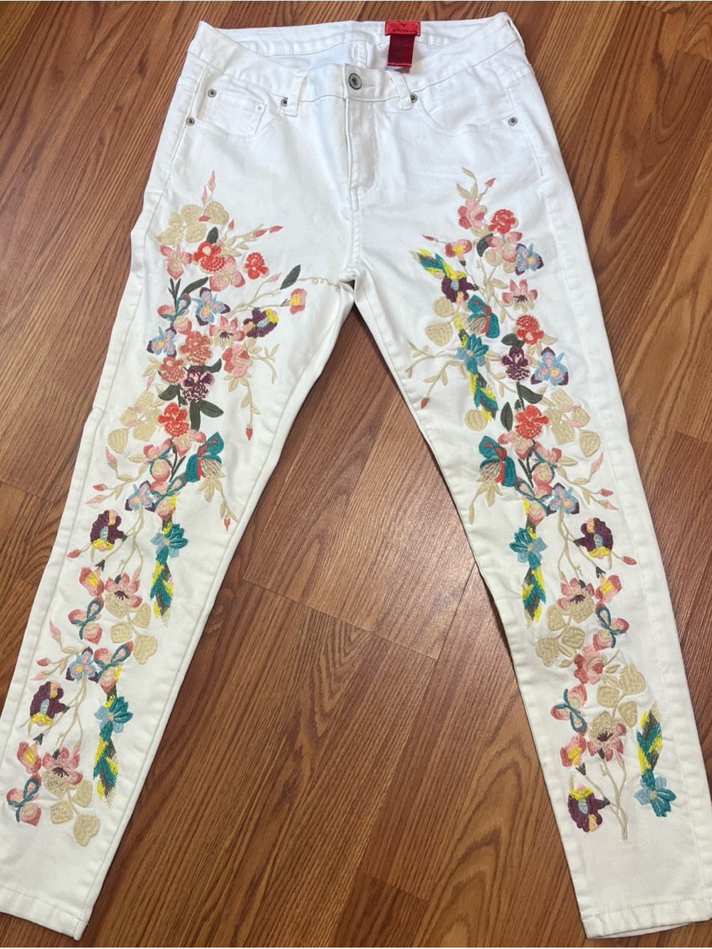 White Floral Embroidered V Cristina Women’s Jeans